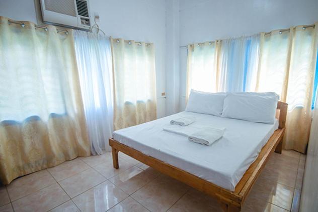 Rama International Beach Resort Botolan Extérieur photo